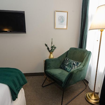 Hotel Dorion มอนทรีอัล ภายนอก รูปภาพ