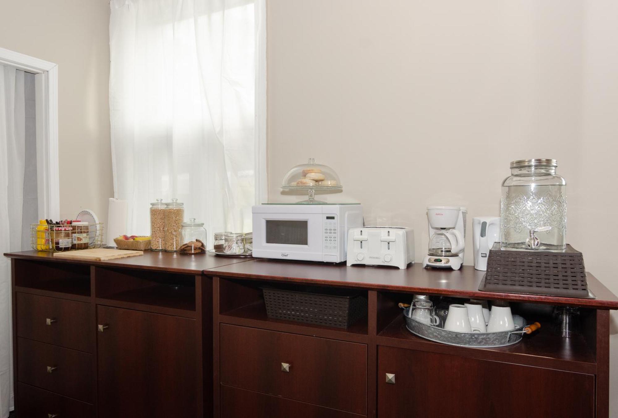 Hotel Dorion มอนทรีอัล ภายนอก รูปภาพ