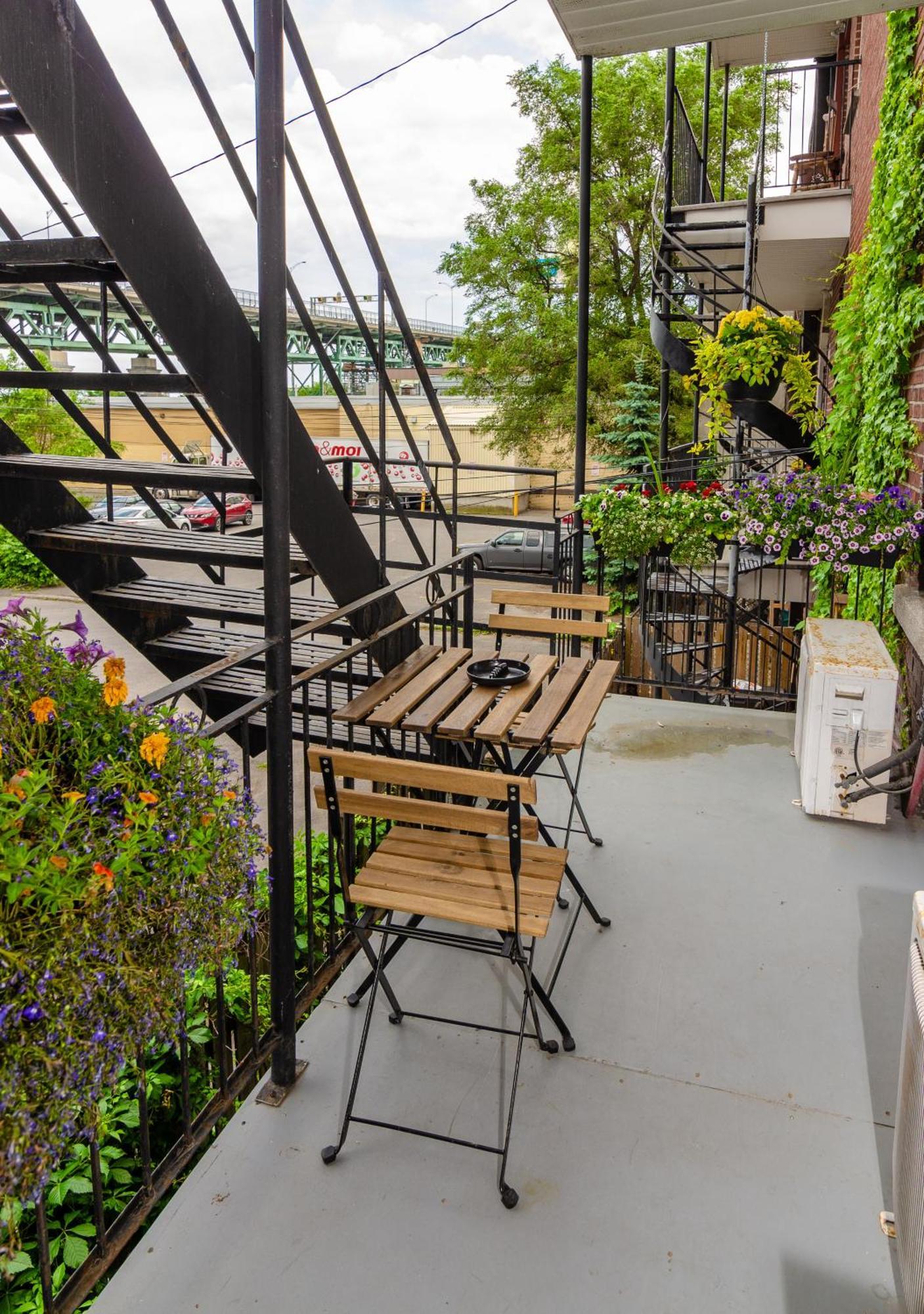 Hotel Dorion มอนทรีอัล ภายนอก รูปภาพ